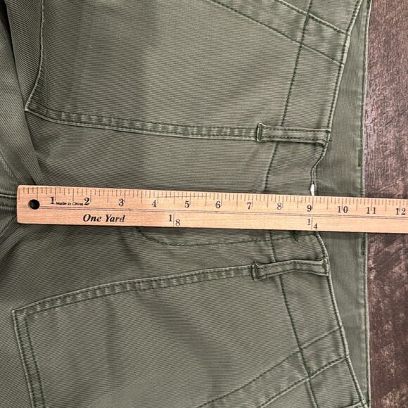 NWOT Cabi 5315 The Quest Skinny Stretch Fine Cord Army Green Pants Size 10 - Picture 5 of 9